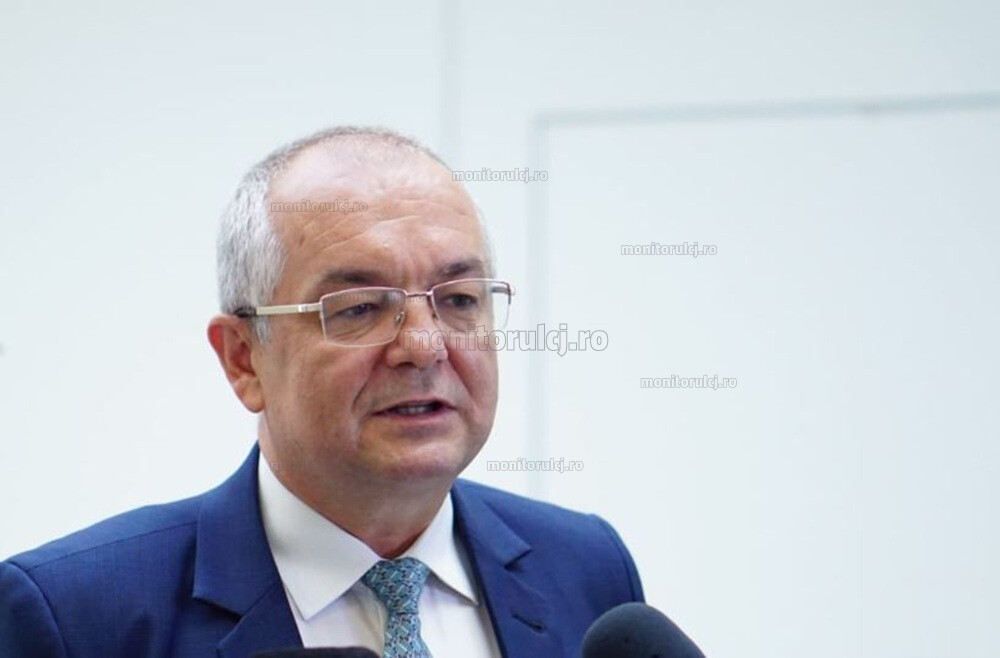 Emil Boc cere încetarea activităților de împrăștiere a îngrășămintelor organice pe terenurile agricole și găsirea unor soluții alternative care să nu afecteze clujenii | Foto: monitorulcj.ro