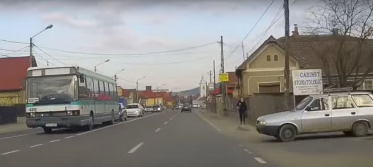 VIDEO: Accident rutier în Floreşti, din cauza unui şofer care nu a acordat prioritate