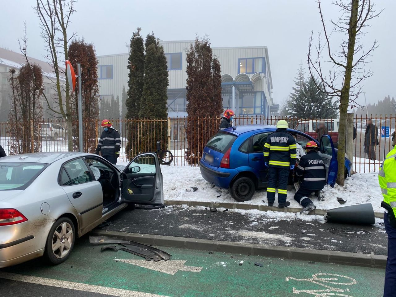 cu două mașini implicate