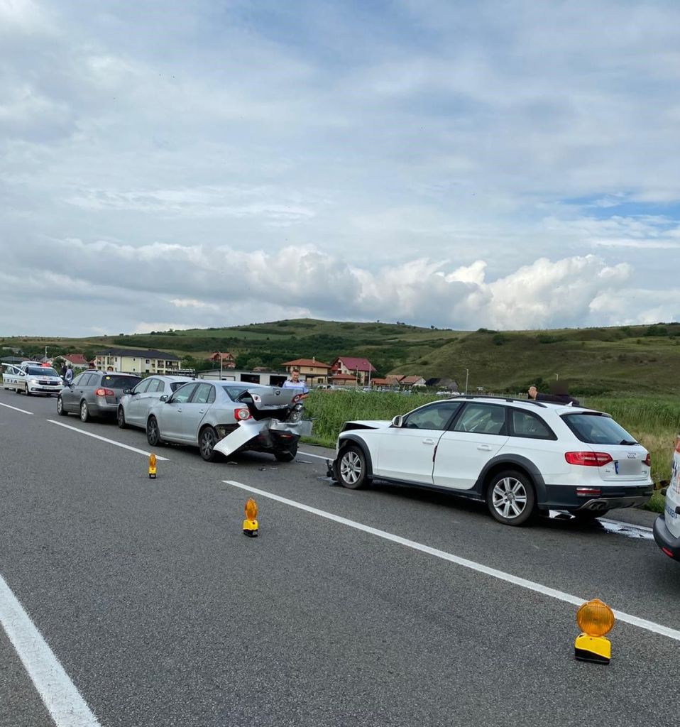 ACCIDENT în lanț pe centura Apahida - Vâlcea. Trei persoane