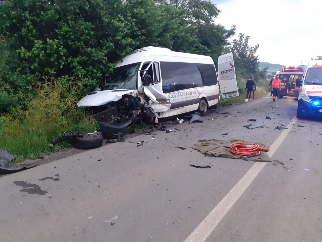 pe un drum din Cluj. Șase persoane au fost duse la spital