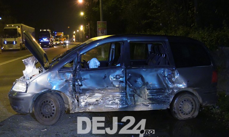 ACCIDENT în Dej. Două mașini implicate