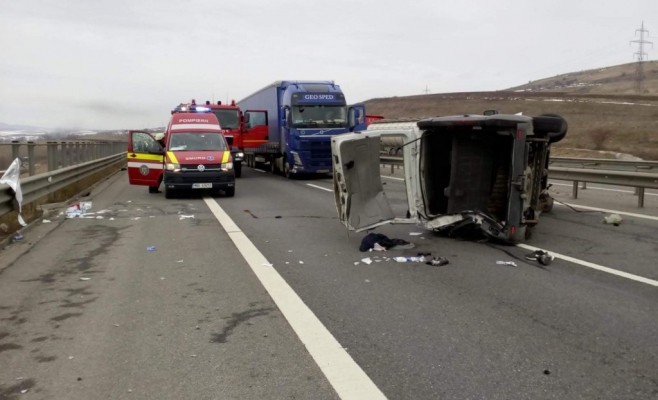 Șoferul care a răsturnat microbuzul pe autostrada FILMA LIVE pe Facebook