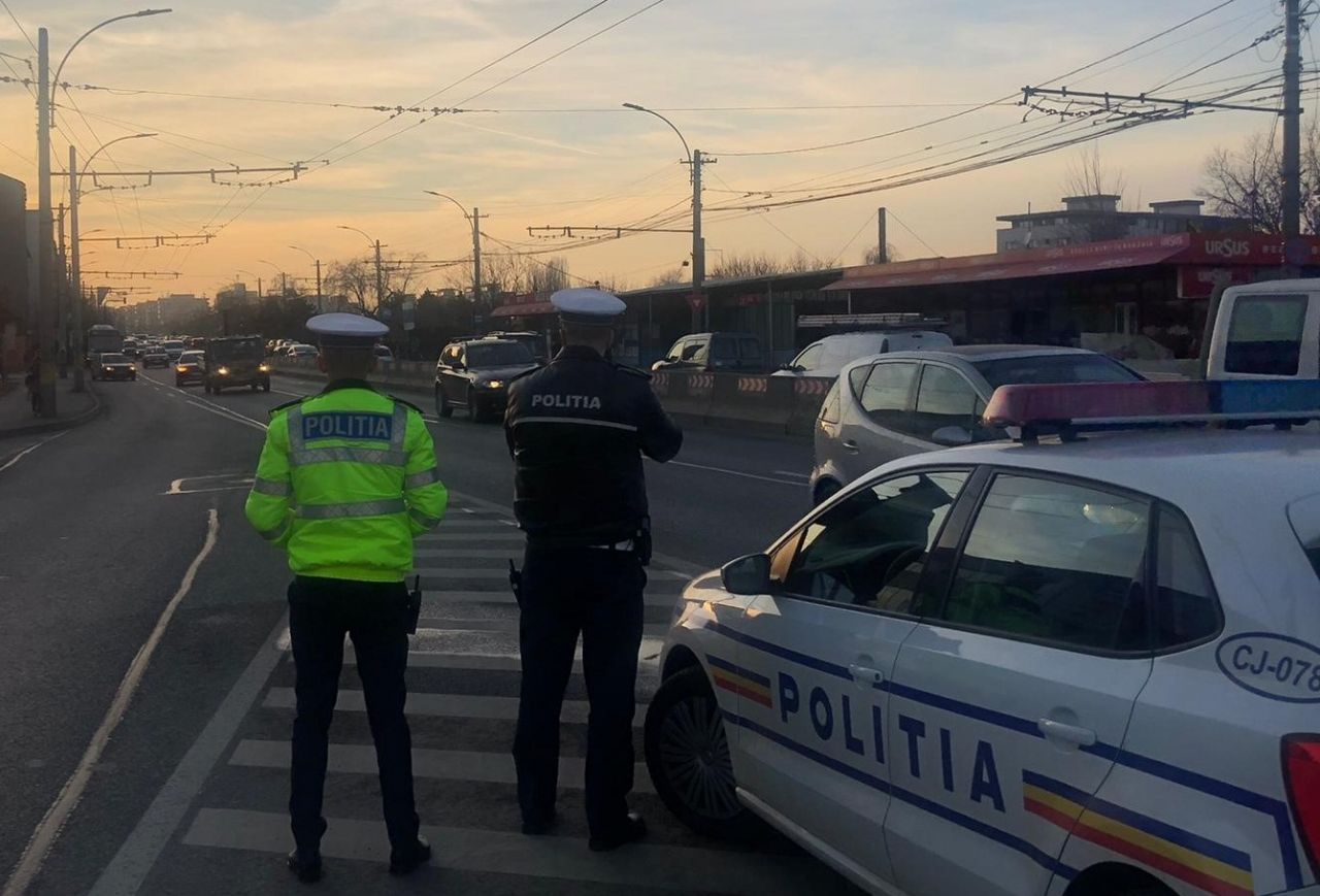 Peste 200 de șoferi verificați de polițiștii clujeni. Jumătate dintre ei s-au ales cu sancțiuni