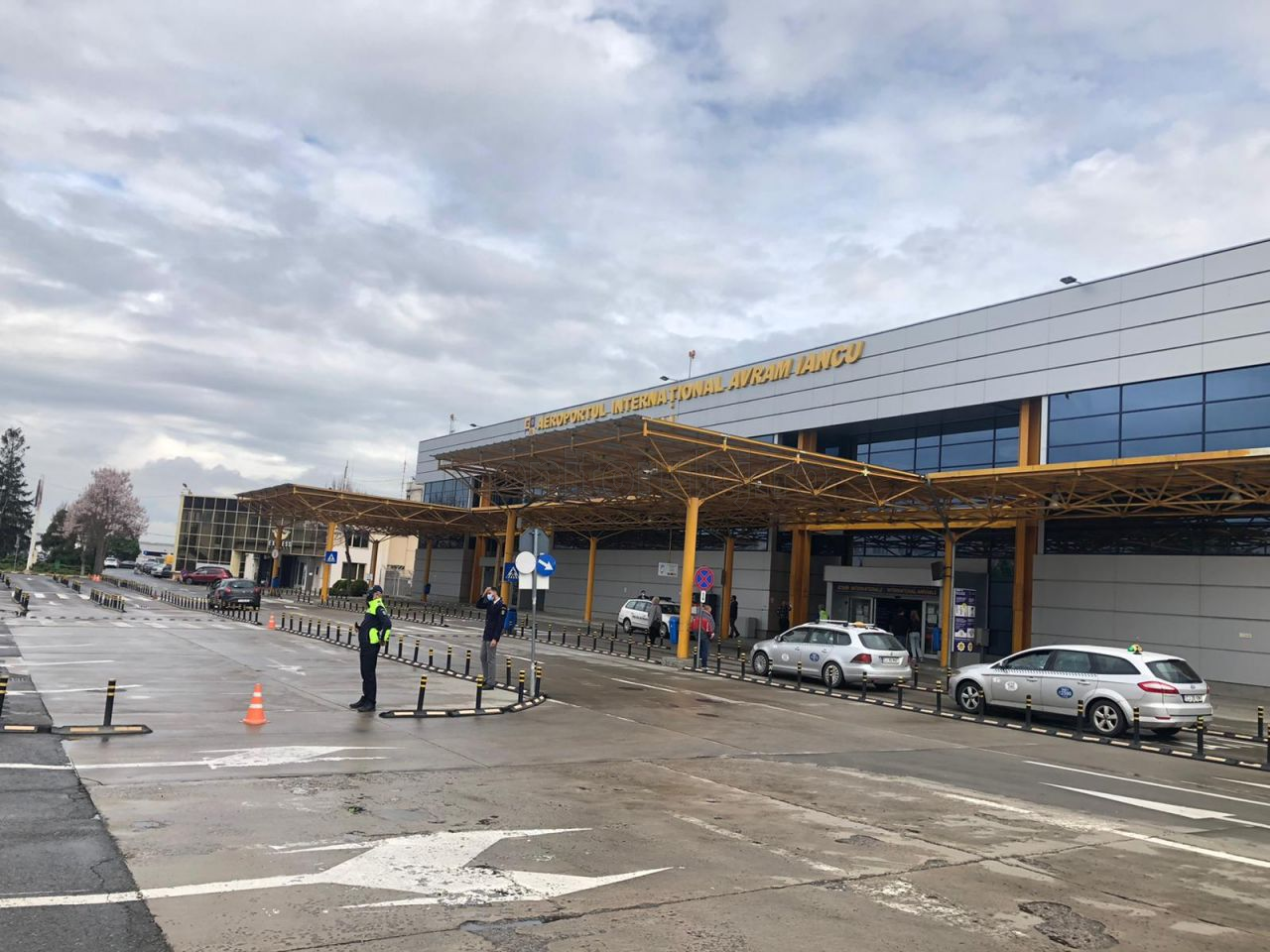 prezentat în aeroportul din Cluj-Napoca. Cum au procedat autoritățile?