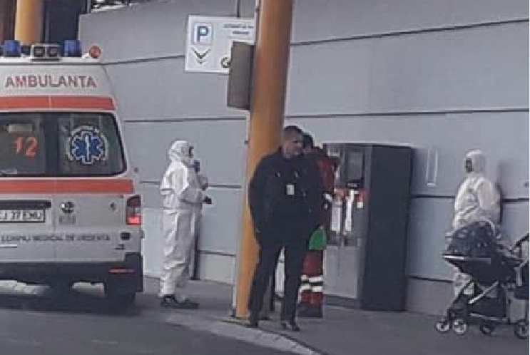 ALERTĂ la Aeroportul Cluj! Stewardesă suspectă de CORONAVIRUS