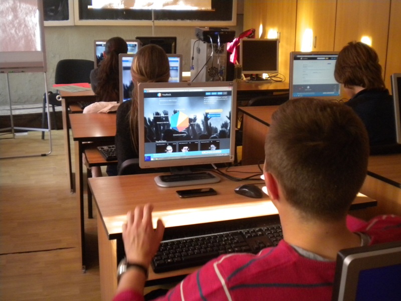 România ocupă penultimul loc din Uniunea Europeană la capitolul competenţe digitale