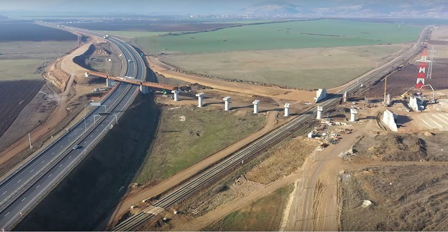 Vizita ministrului pe șantierul Autostrăzii Sebeș-Turda tulbură apele: „Doar praf în ochi!”