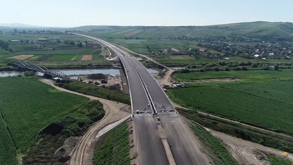 VIDEO Lucrările au fost reluate pe Autostrada Transilvania. Imagini spectaculoase cu șantierul de pe A3