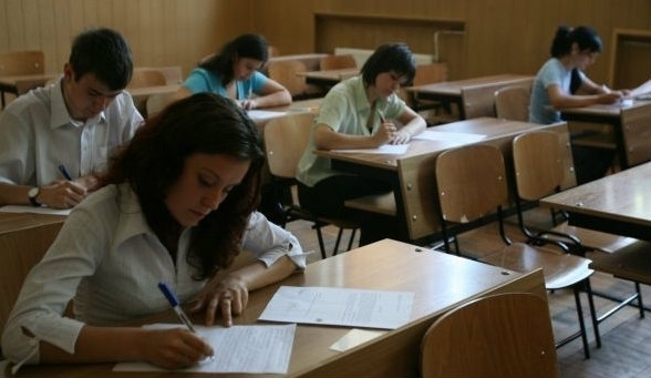 4.000 de elevi susțin