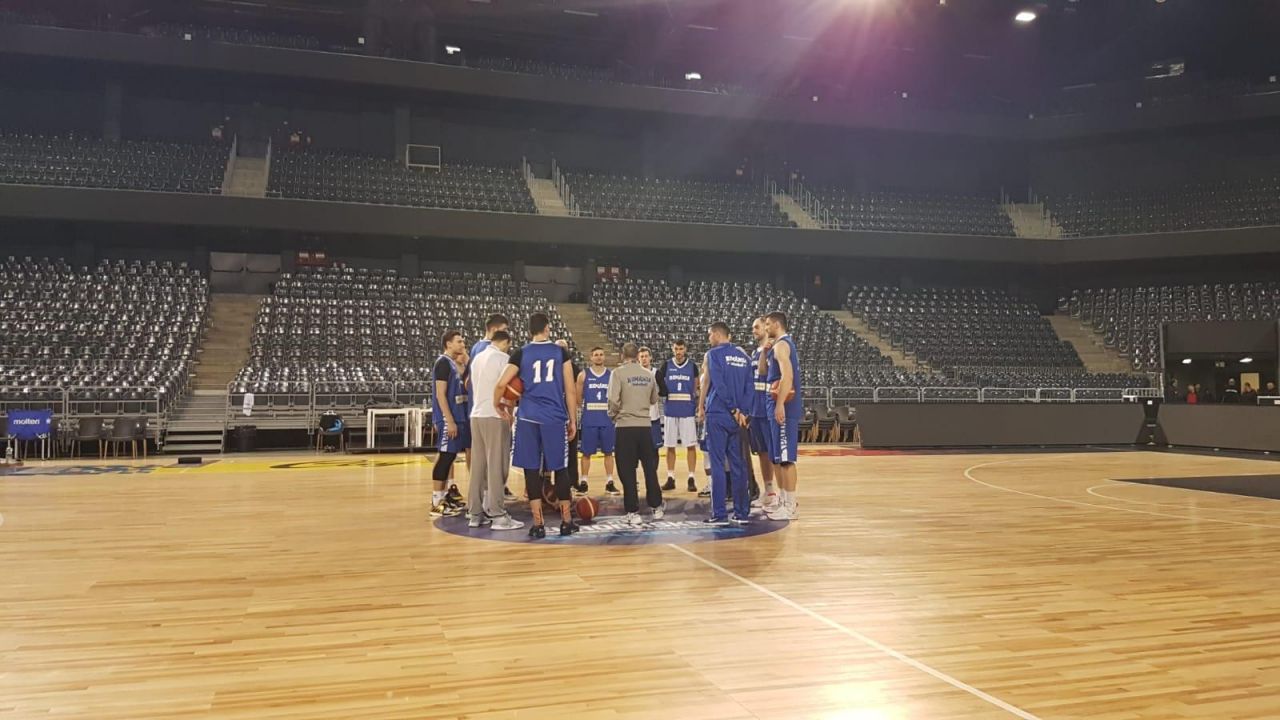 „Tricolorii”, încrezători înaintea meciului cu Spania: „Ne antrenăm. Sper să facem meci bun”