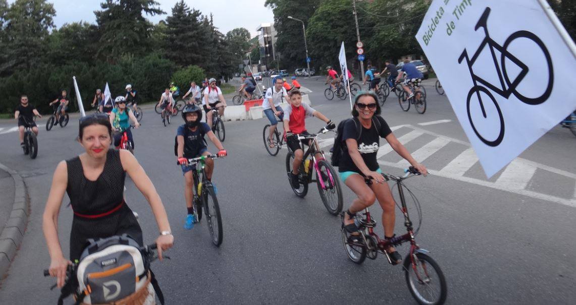 Marșul Bicicliștilor Clujeni: „Pistele sunt doar o cacealma inutilă bicicliștilor