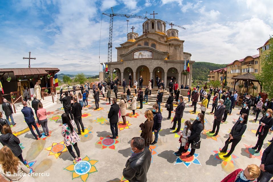 Foto: Nicu Cherciu / Curtea unei biserici din județul Cluj