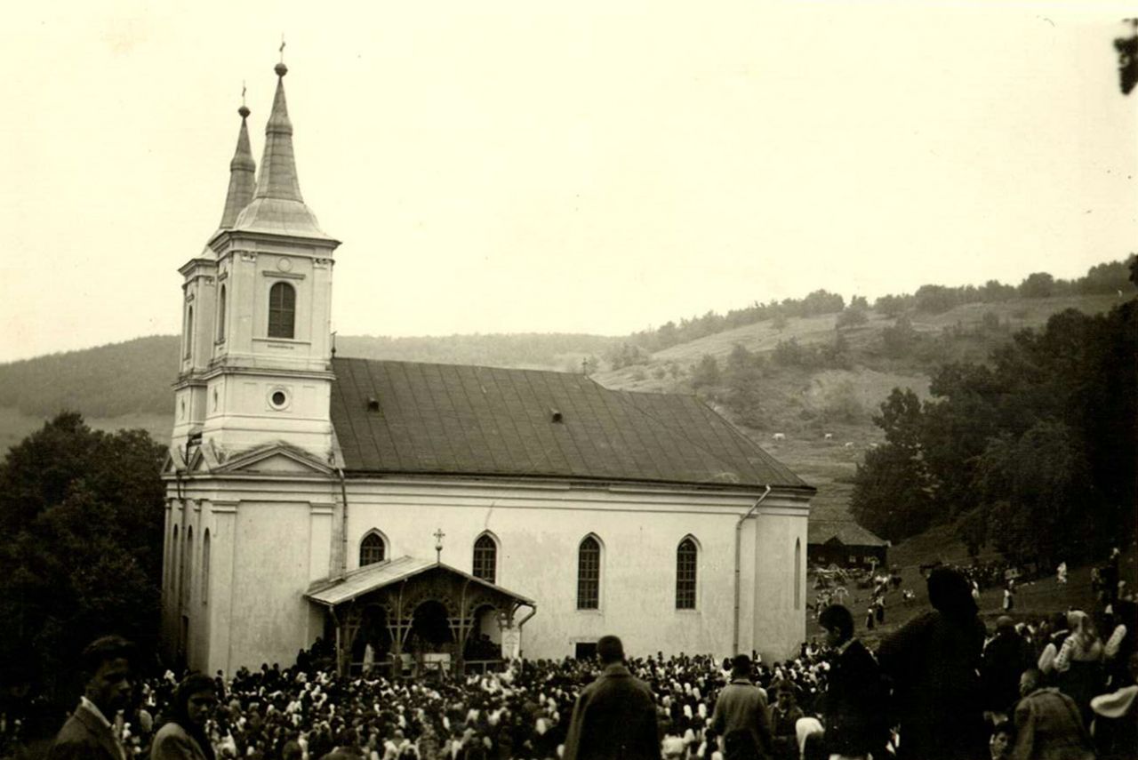 Biserica veche de la Mănăstirea Nicula