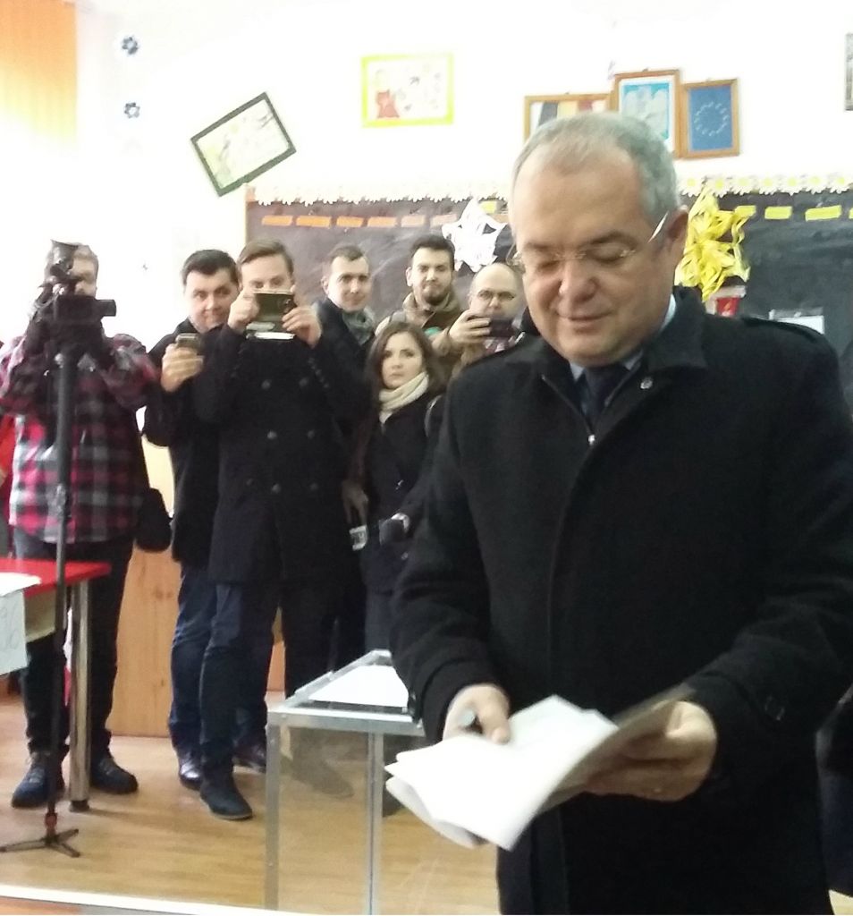 Emil Boc a fost aşteptat de liderii PNL şi de candidaţi