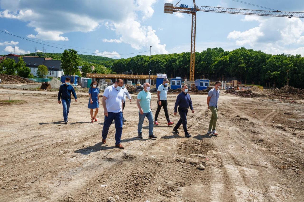 în vizită la viioarea baza sportivă „La Terenuri”. GALERIE FOTO