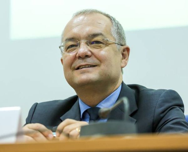 al doilea cel mai de încredere politician din România