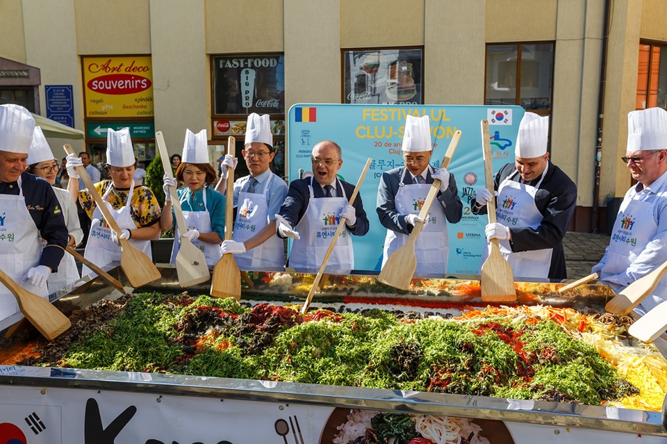 Două decenii de parteneriat între Cluj-Napoca și Suwon. Boc și Tarcea