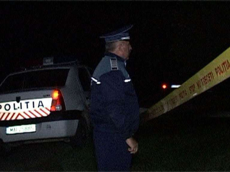 Corpul unui bărbat a fost găsit pe marginea unui drum în Cluj