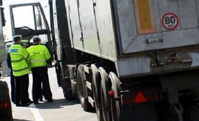 Polițiștii clujeni demarează acțiunea Truck & Bus. Autobuzele și camioanele
