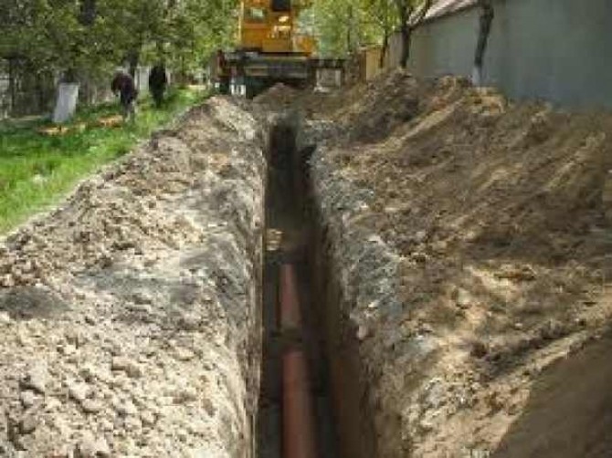 Peste jumătate din populaţia României nu avea locuinţele conectate la sistemele de canalizare în 2016
