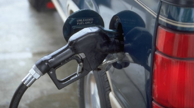 Carburanţii s-au SCUMPIT din nou: motorina şi benzina au ajuns la 5