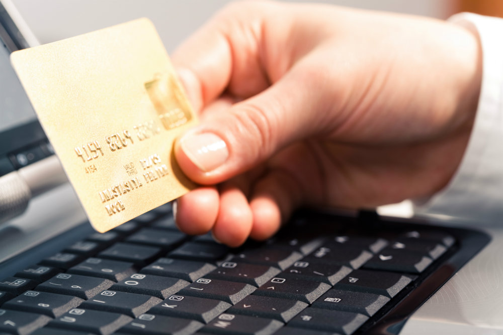 ANAF nu mai vrea datele de pe card ale clienţilor care plătesc electronic