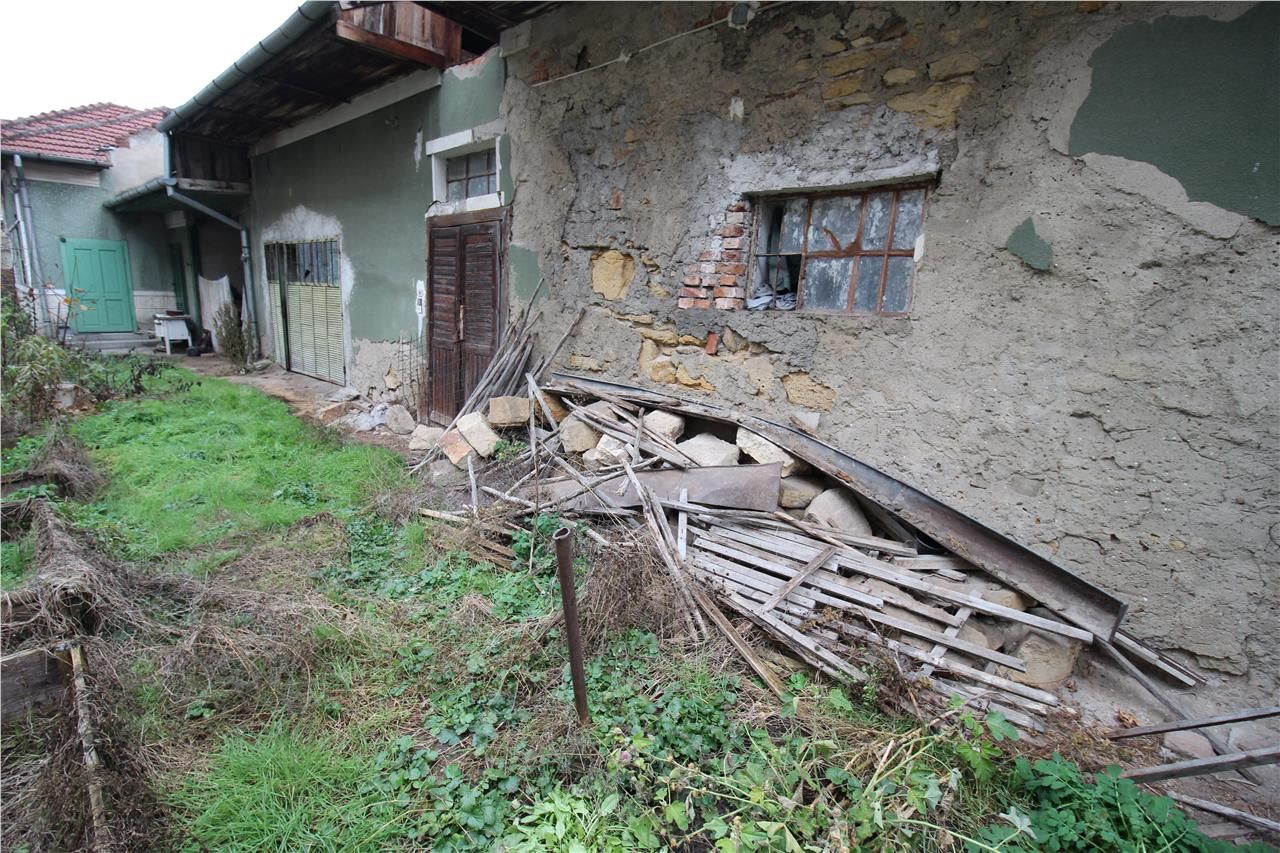 la preț de vilă în Cluj-Napoca! 700.000 euro pentru pereți care stau să cadă. FOTO