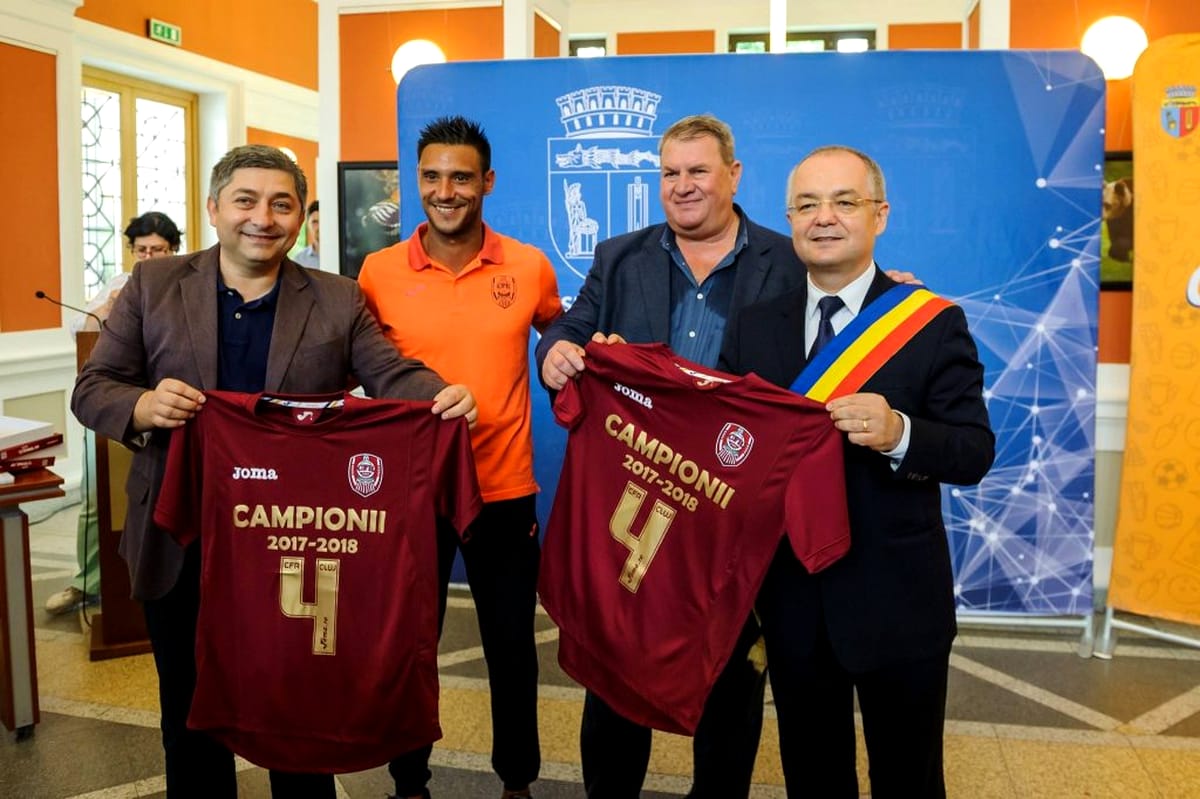 de patru ori campioană la rând