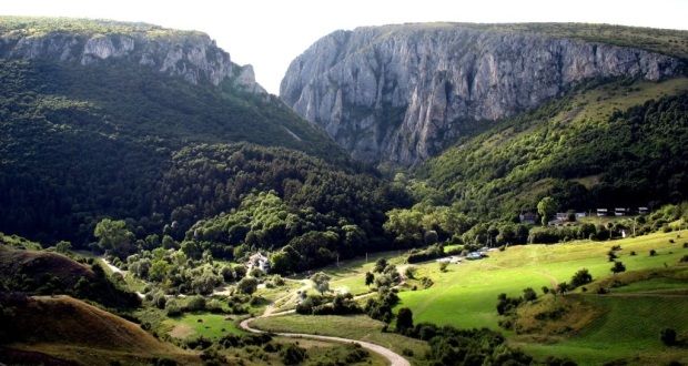 Veste proastă pentru turişti. Nu mai pot vizita Cheile Turzii