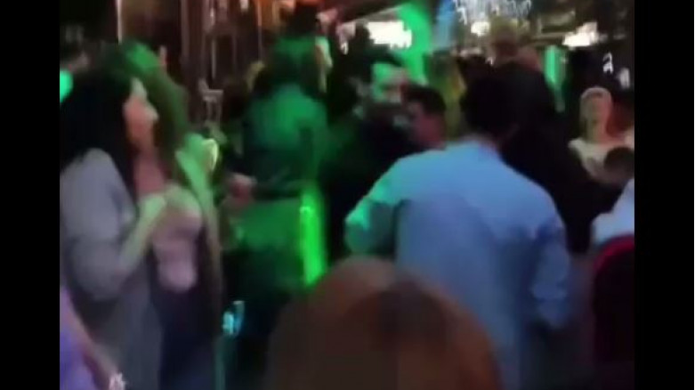 fără măști sau distanțare
