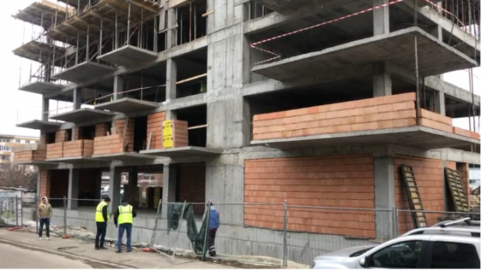 prinși lucrând ILEGAL la Cluj. Le-a fost interzis să mai intre în România.
