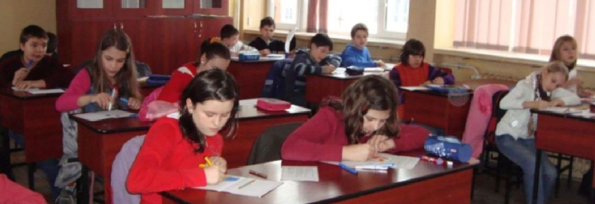 Părinţii şi copiii de la Şcoala Iuliu Haţieganu