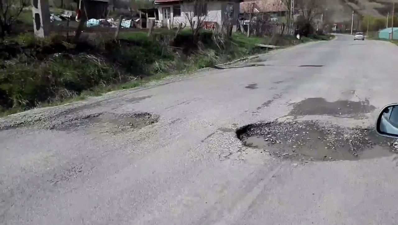 Drumul care leagă Gherla de Ţaga