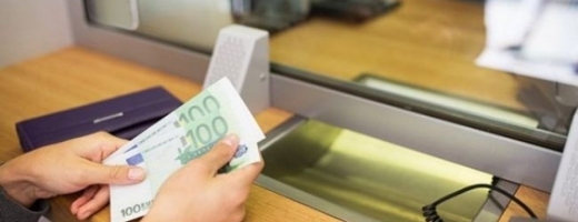 ANALIZĂ. Euro a revenit la peste 4