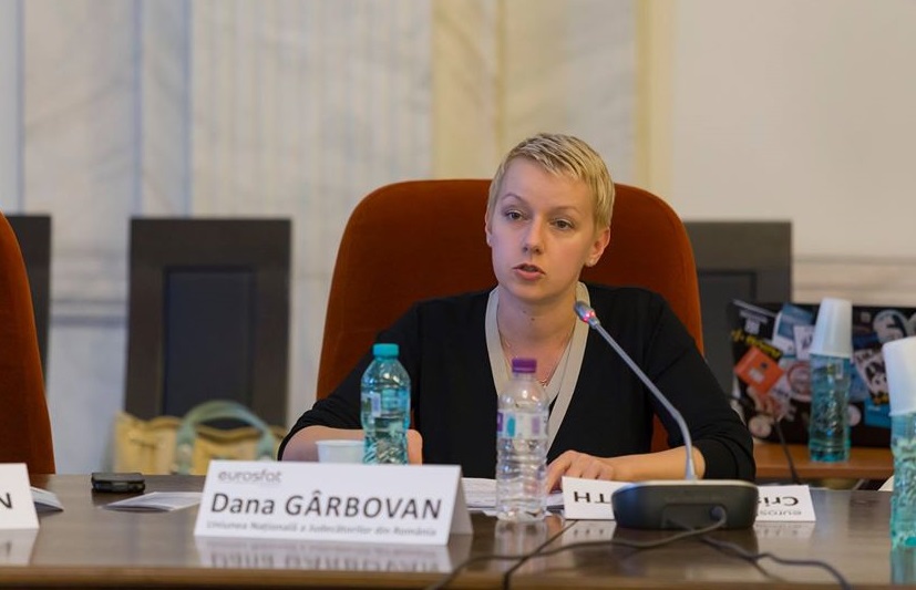 Magistrații sar la gâtul lui Iohannis și Orban după ce capii statului au criticat decizia privind amenzile aplicate de polițiști în starea de urgență