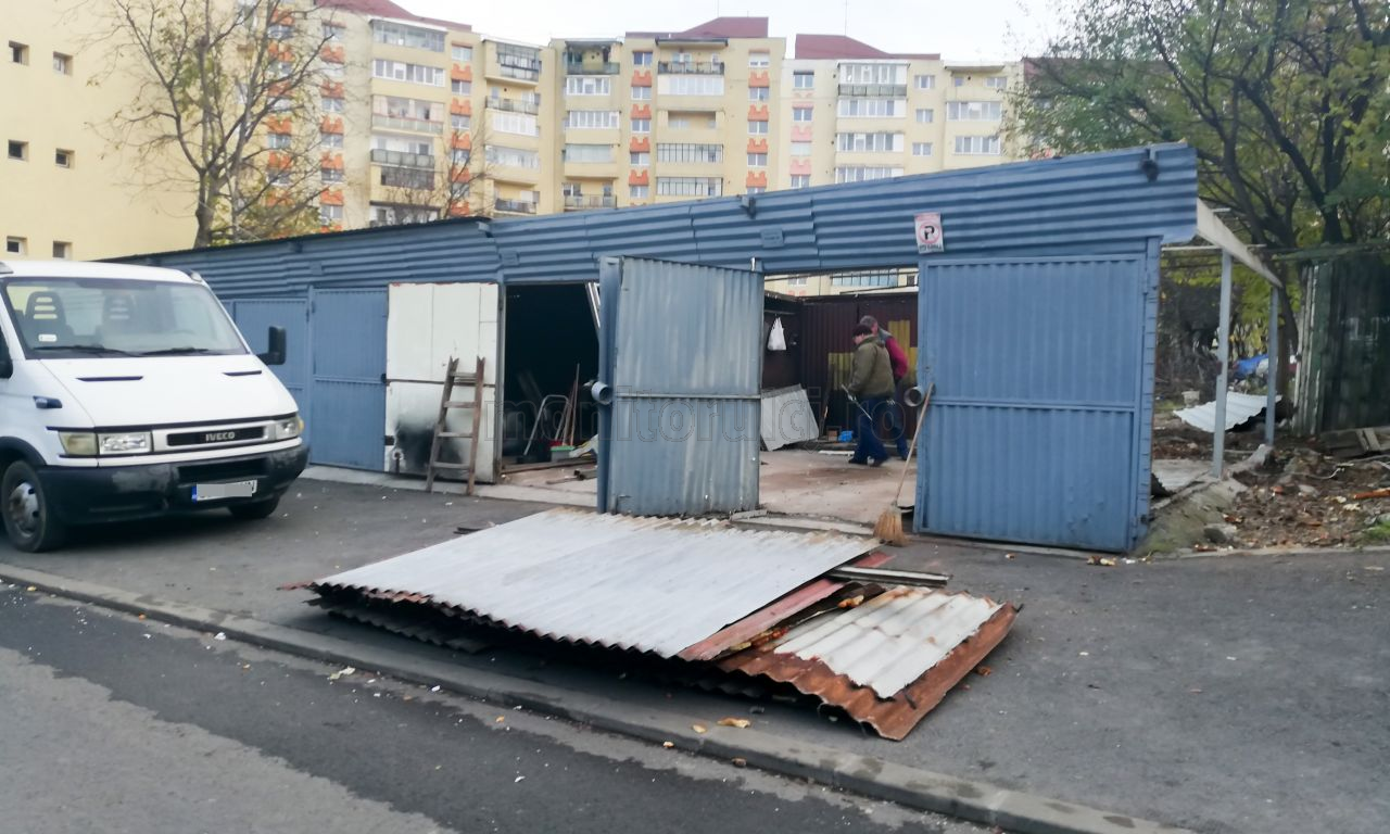 Se confirmă! În garajele clujenilor stăteau murăturile, nu maşinile: „30% din cei cu garaje nu şi-au luat loc de parcare”
