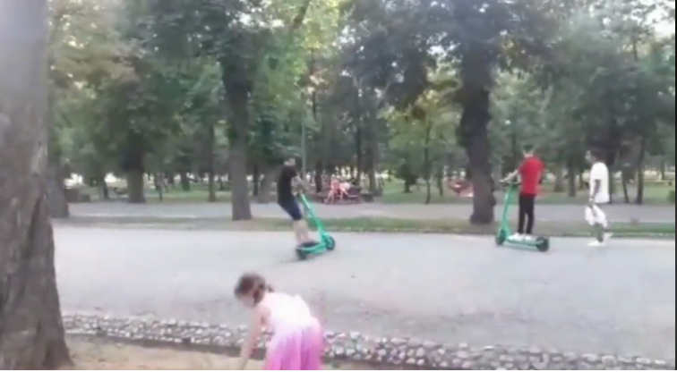 VIDEO. Trotinetiștii