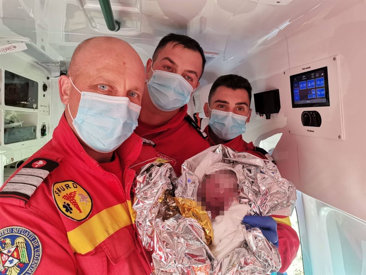 S-a născut ÎN AMUBULANȚĂ