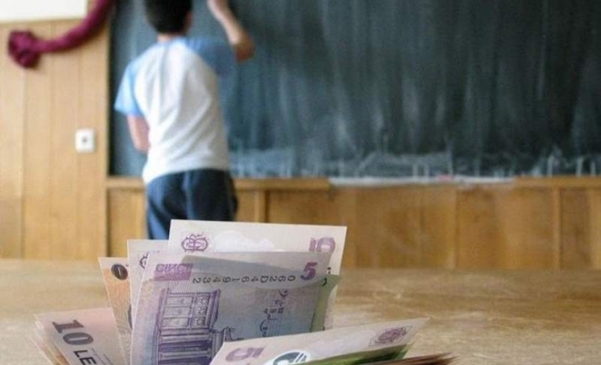 50 vor primi 300 de lei. Boc: „Educația