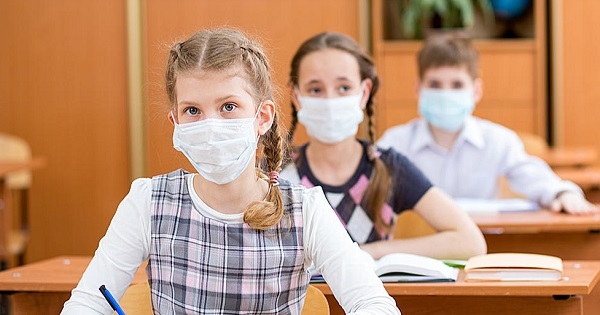 fizic la școală în curând în Cluj-Napoca. Vezi rata de infectare COVID pe localități și ce restricții rămân