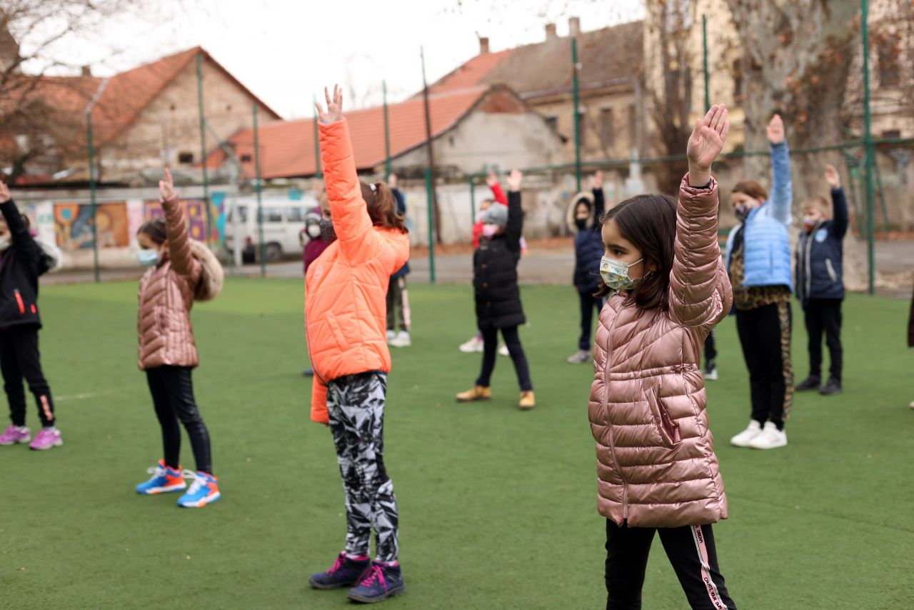 fără mască la orele de sport? Cîmpeanu: „Trebuie să discut și cu ministrul Sănătății”