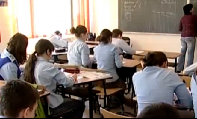 Mediile elevilor se vor încheia cu minimum 2 note