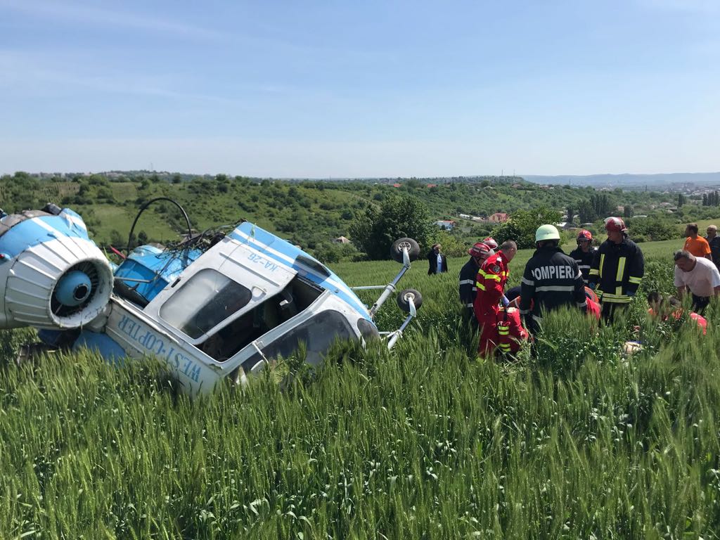 Elicopter prăbușit lângă Turda. Două persoane se aflau în aparatul de zbor -FOTO