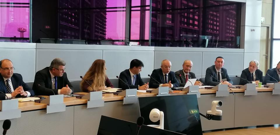 Emil Boc a semnat la Bruxelles Declarația orașelor care încurajează start-up-urile