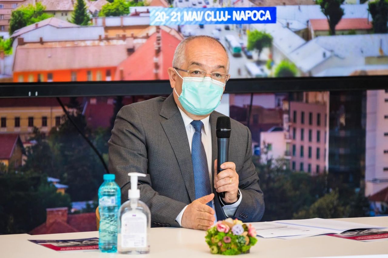 „ținută în loc” de București? Boc: „Am să prezint lista cu toate autoritățile care spun «nu» semnăturii electronice”