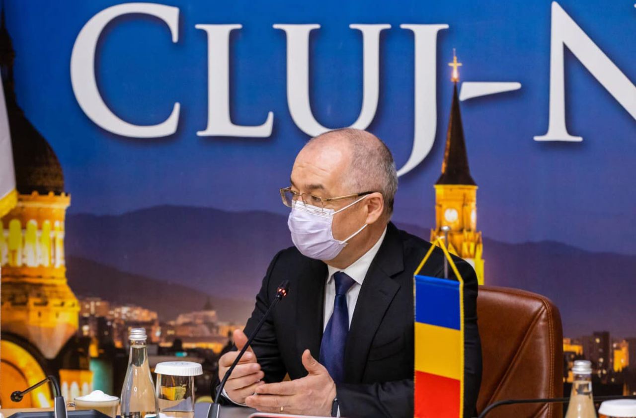 deplânge absența studenților din Cluj
