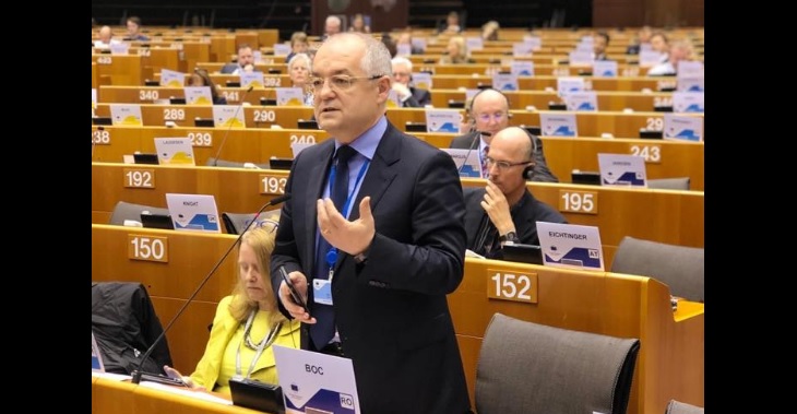 Boc militează pentru tineri la Bruxelles: „Să alocăm mai mulți bani pentru a diminua șomajul în rândul tinerilor!”