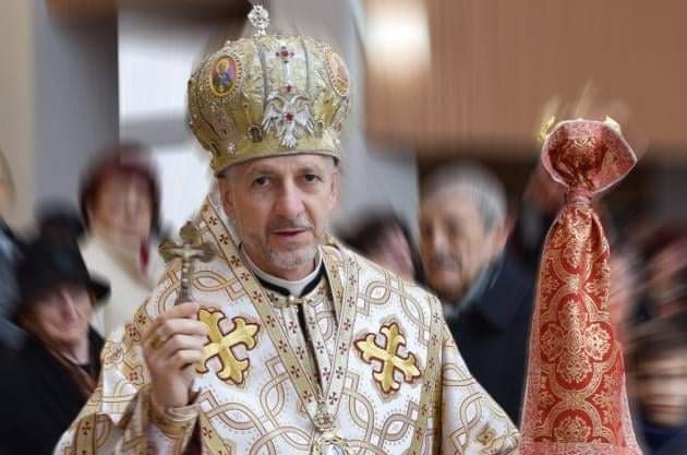 oamenii sunt rugați să ofere bani săracilor