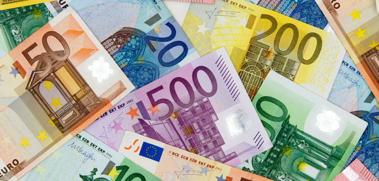 ANALIZĂ O nouă zi cu euro la 4,72 lei. Dolarul și gramul de aur, creșteri semnificative